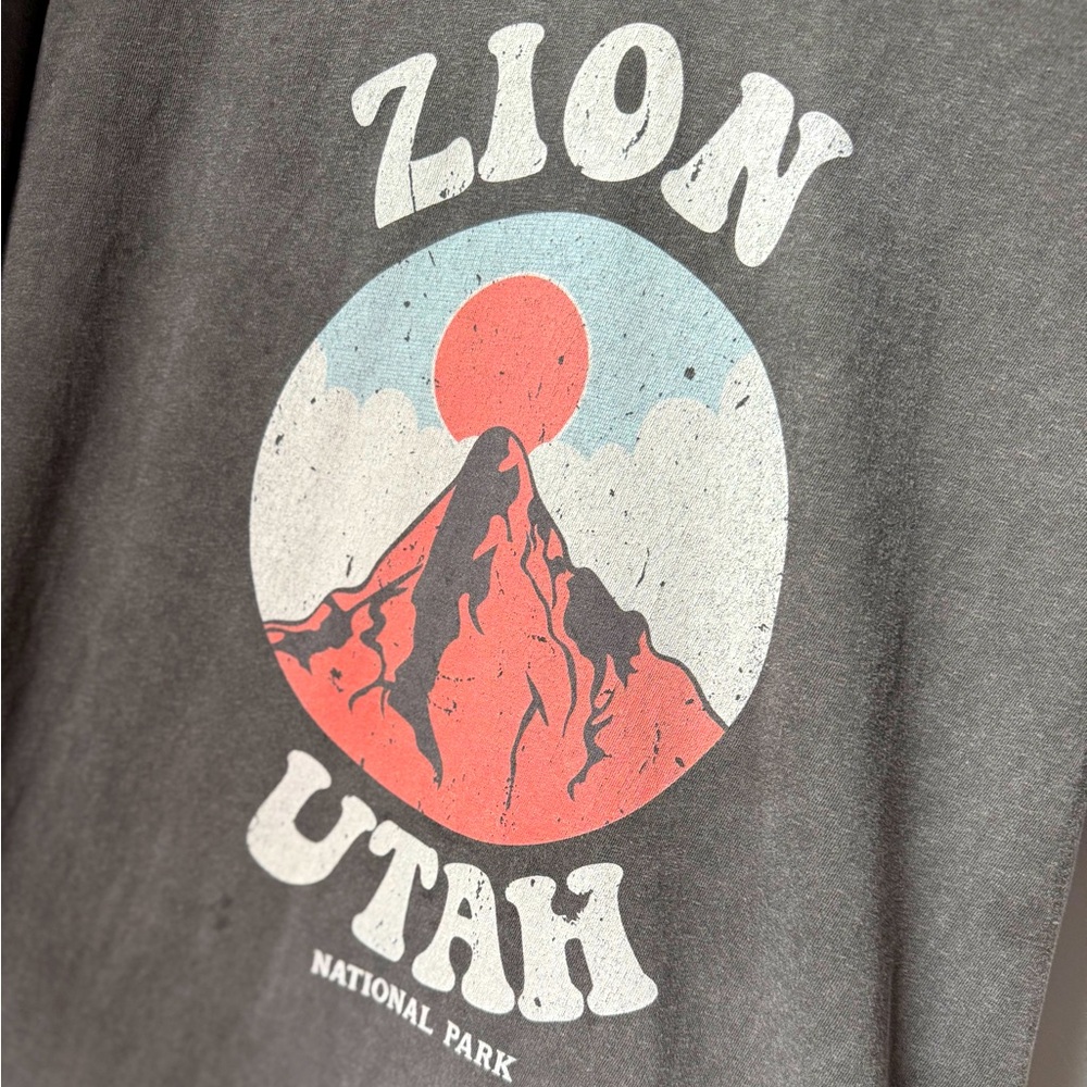 ZION NATIONAL PARK GRAPHIC TEE | Size Large | UNISEX FIT | comfort colors